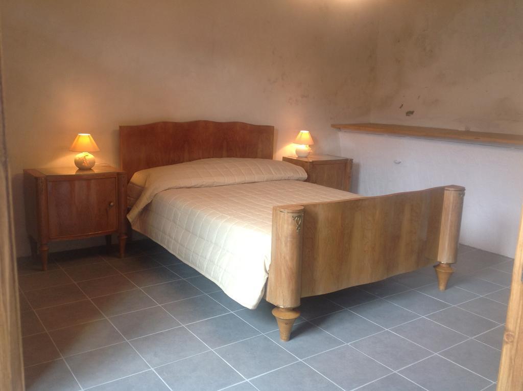 TheSecretGarden-France Bed and Breakfast Saint-Pierre-du-Lorouër Kamer foto